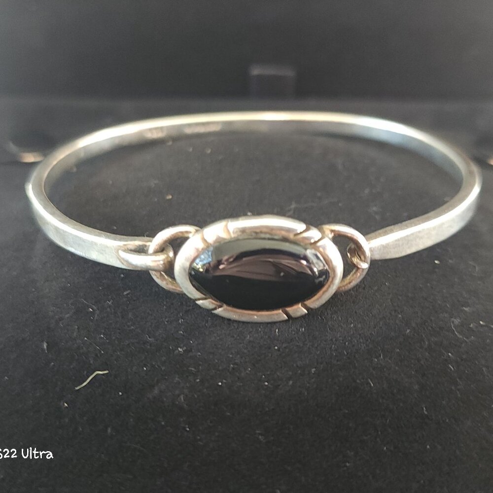 Vintage Sterling Silver Bangle/Bracelet with Onyx Center Stone